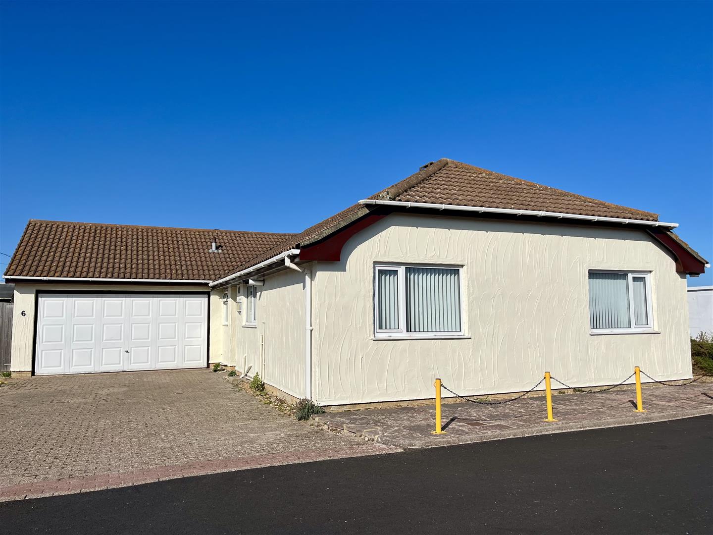 3 bed property in The Beachings, Pevensey Bay